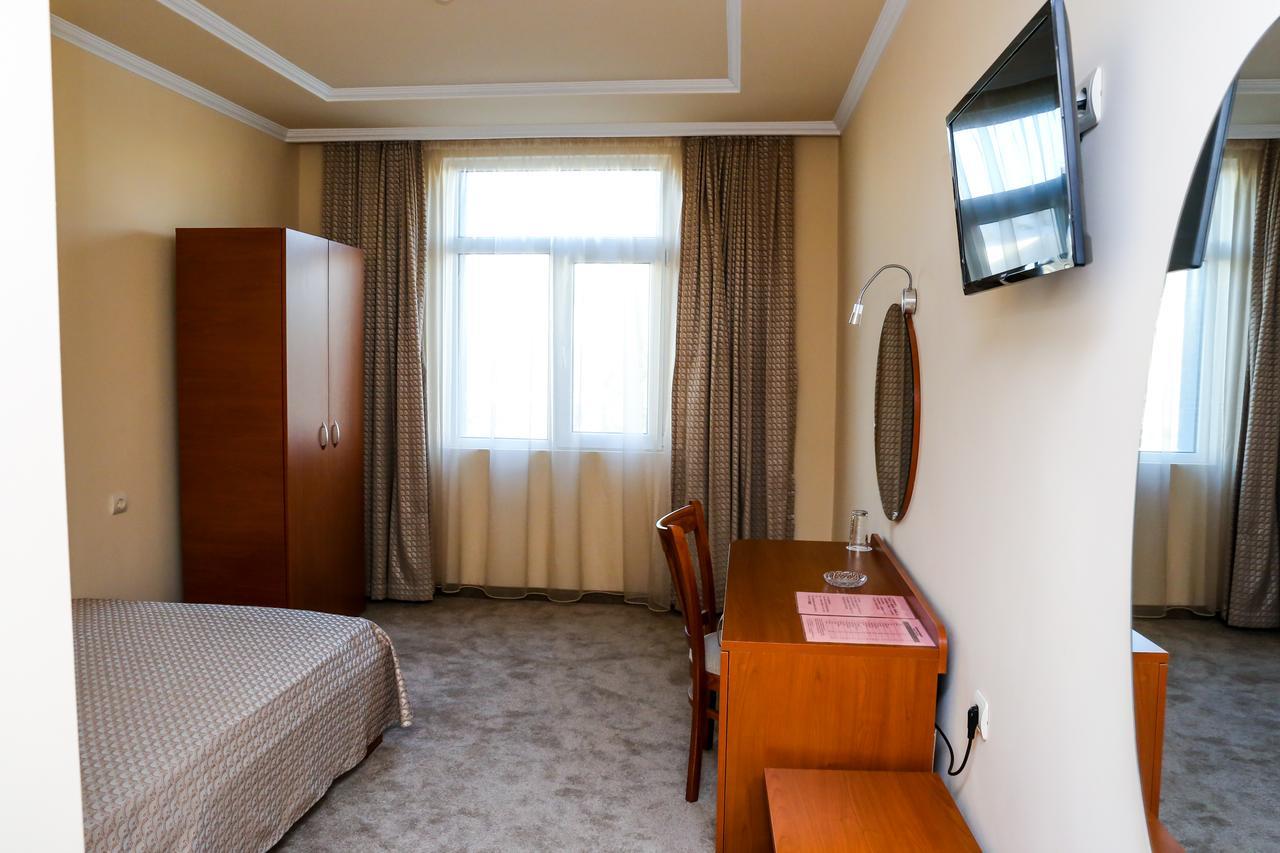 Hotel Bulgaria Kurdzhali Ngoại thất bức ảnh