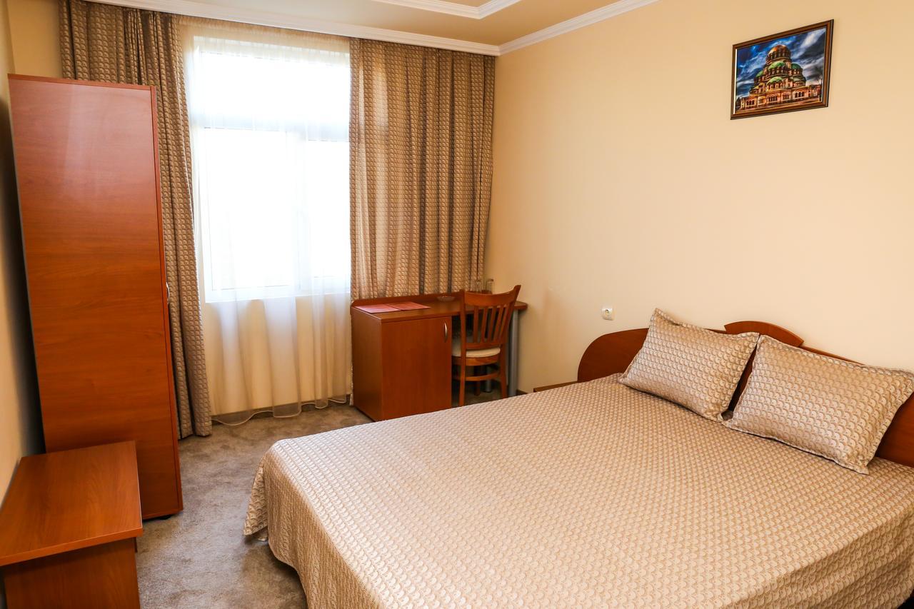 Hotel Bulgaria Kurdzhali Ngoại thất bức ảnh